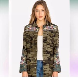 Johnny Was Jacket Raquel Camo Button Down Embroidered in Green